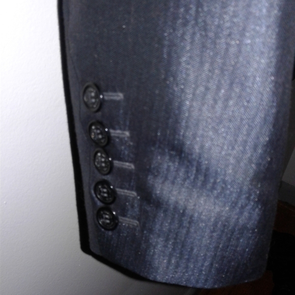 BEN SHERMAN. Navy pinstriped blazer with sheen. XL - Picture 3 of 4